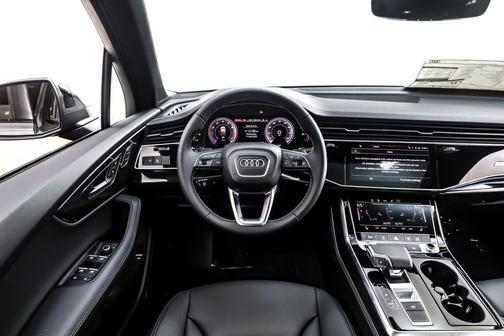 2026 Audi Q7 45 Premium Plus