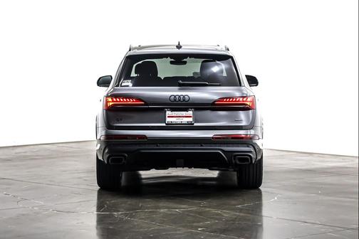 2026 Audi Q7 45 Premium Plus