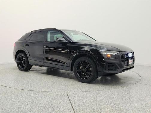 Mythos Black Metallic 2023 Audi Q8 55 Premium