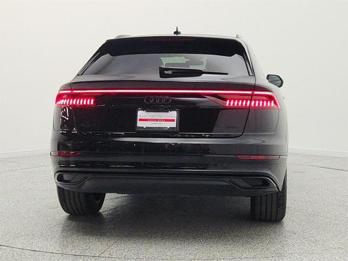 Mythos Black Metallic 2023 Audi Q8 55 Premium