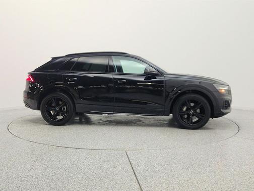 Mythos Black Metallic 2023 Audi Q8 55 Premium