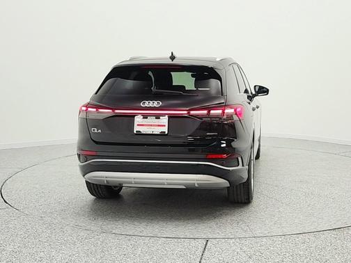 Mythos Black Metallic 2023 Audi Q4 e-tron Prestige 50 quattro