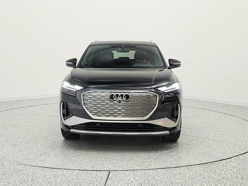 Mythos Black Metallic 2023 Audi Q4 e-tron Prestige 50 quattro