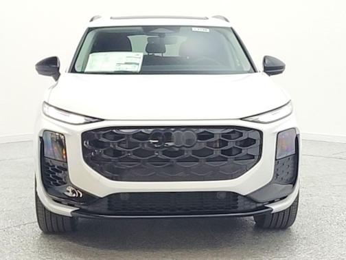 Glacier White Metallic 2026 Audi Q3 TFSI quattro S tronic