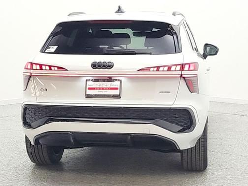 Glacier White Metallic 2026 Audi Q3 TFSI quattro S tronic