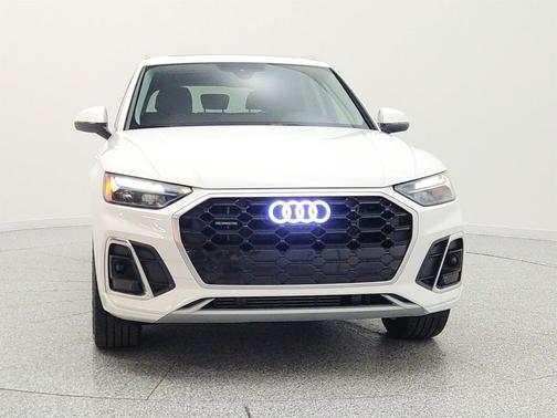 Ibis White 2023 Audi Q5 55 S line Premium Plus