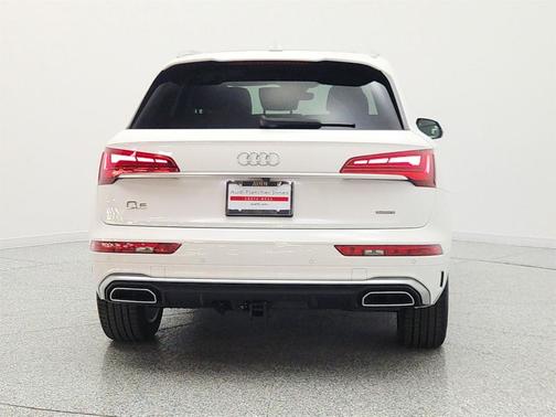 Ibis White 2023 Audi Q5 55 S line Premium Plus