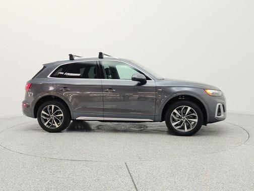 Daytona Gray Pearl Effect 2023 Audi Q5 45 S line Premium