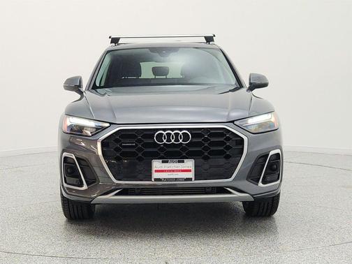 Daytona Gray Pearl Effect 2023 Audi Q5 45 S line Premium