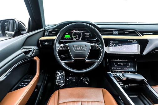 2024 Audi Q8 e-tron Premium Plus