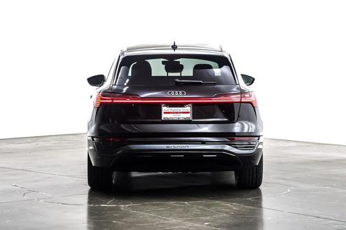 2024 Audi Q8 e-tron Premium Plus