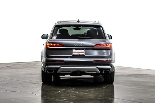 2025 Audi Q7 55 Premium Plus