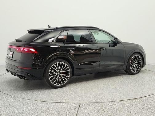 Mythos Black Metallic 2026 Audi SQ8 4.0T Prestige