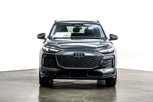 2025 Audi Q6 e-tron Premium Plus quattro