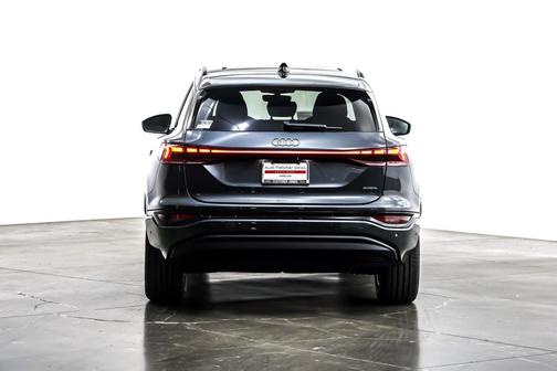 2025 Audi Q6 e-tron Premium Plus quattro