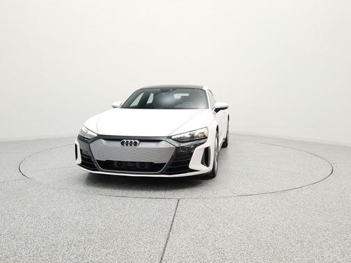 Ibis White 2022 Audi e-tron GT Premium Plus
