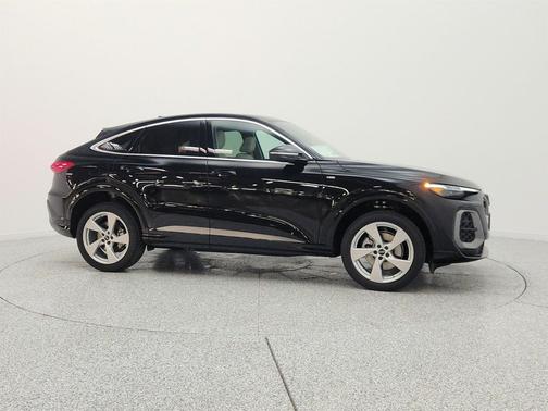 Mythos Black Metallic 2026 Audi Q5 Sportback Premium Plus TFSI quattro S tronic