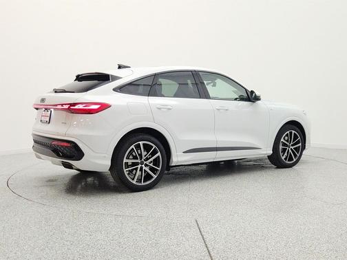 Glacier White Metallic 2026 Audi Q5 Sportback Prestige TFSI quattro S tronic