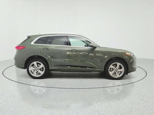 District Green Metallic 2025 Audi Q5 Premium Plus TFSI quattro S tronic