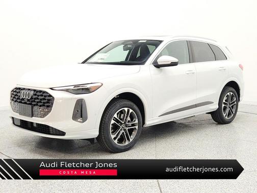 Glacier White Metallic 2026 Audi Q5 Premium Plus TFSI quattro S tronic