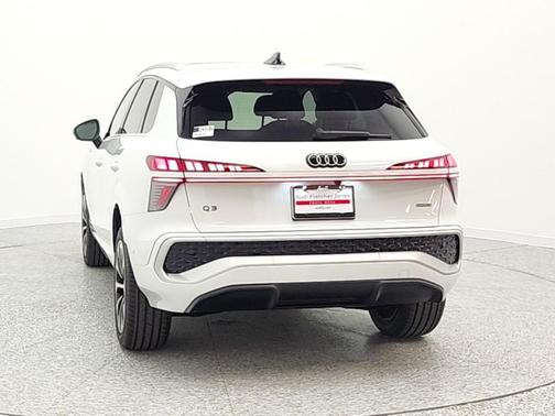 Glacier White Metallic 2026 Audi Q3 TFSI quattro S tronic