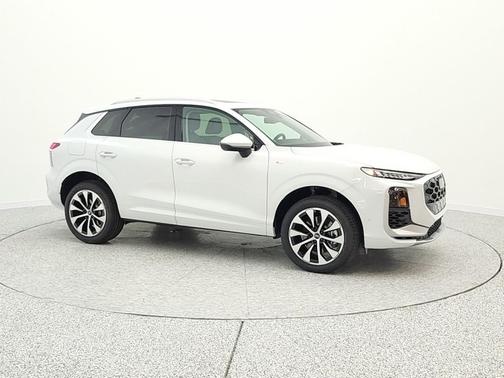 Glacier White Metallic 2026 Audi Q3 TFSI quattro S tronic