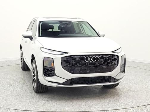 Glacier White Metallic 2026 Audi Q3 TFSI quattro S tronic