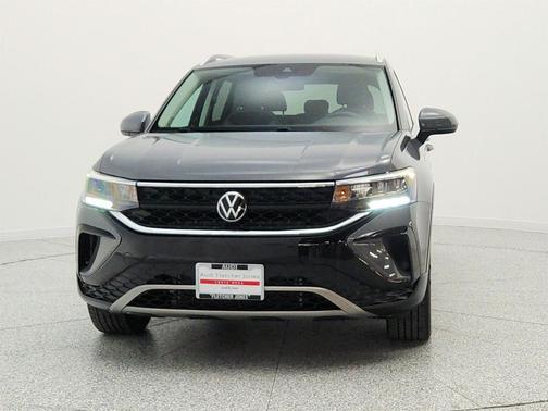 Pure White 2022 Volkswagen Taos 1.5T SE