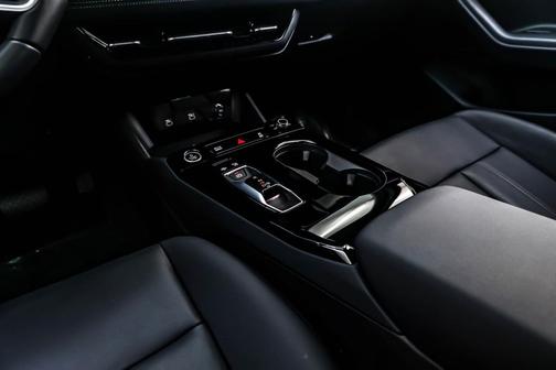 2025 Audi Q6 e-tron Premium