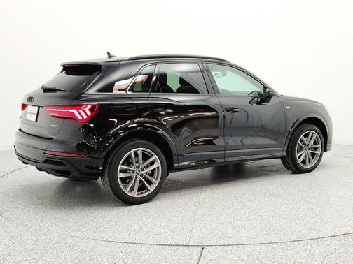 Mythos Black Metallic 2023 Audi Q3 Premium 45 TFSI S line quattro Tiptronic