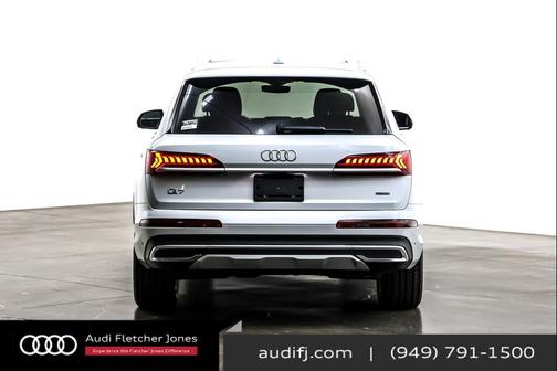 2021 Audi Q7 45 Premium Plus