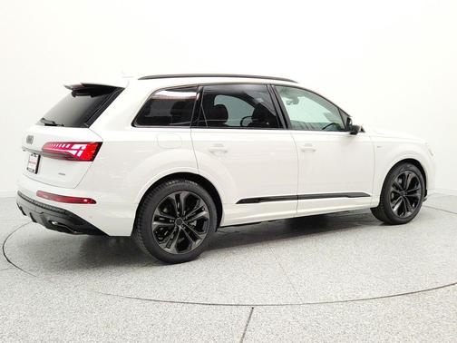Carrara White 2026 Audi Q7 55 Premium Plus