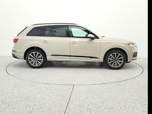 Vicuna Beige Metallic 2023 Audi Q7 45 Premium Plus