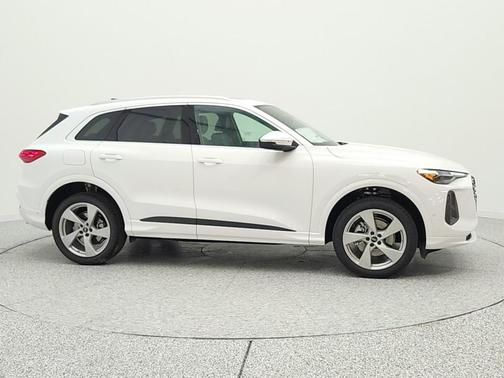 Arkona White 2026 Audi Q5 Premium Plus TFSI quattro S tronic