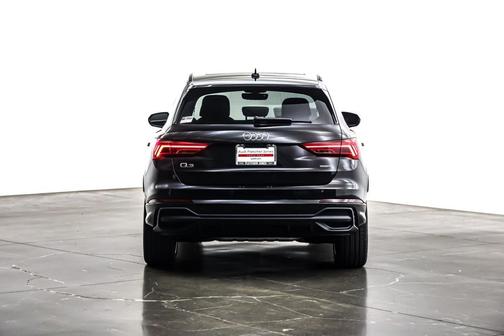 2025 Audi Q3 Premium 45 TFSI S line quattro Tiptronic