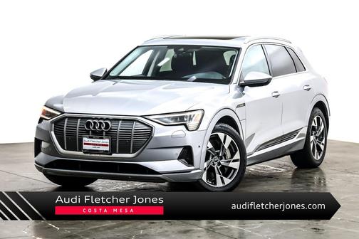 2022 Audi e-tron Premium Plus