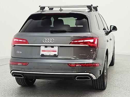 Daytona Gray Pearl Effect 2023 Audi Q5 55 S line Premium