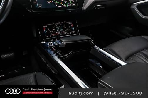 2021 Audi e-tron Premium Plus