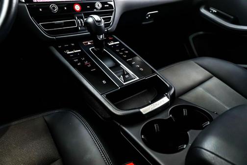 2024 Porsche Macan AWD