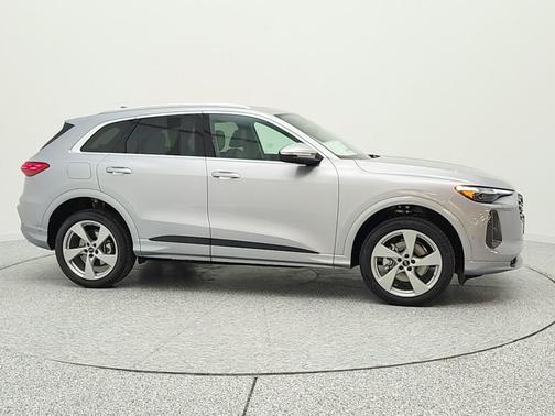 Florett Silver Metallic 2026 Audi Q5 Premium Plus TFSI quattro S tronic