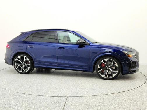 Navarra Blue Metallic 2024 Audi RS Q8 4.0T