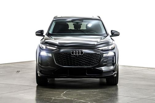 2025 Audi Q6 e-tron Premium Plus quattro