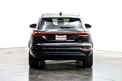 2025 Audi Q6 e-tron Premium Plus quattro