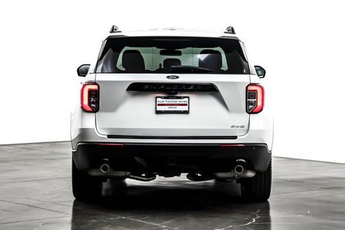 2024 Ford Explorer ST-Line