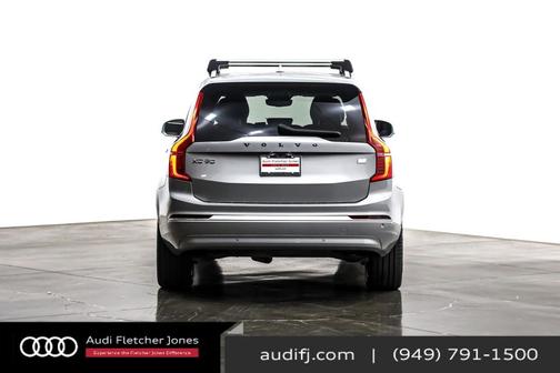 2023 Volvo XC90 Recharge Plug-In Hybrid T8 Core Bright Theme