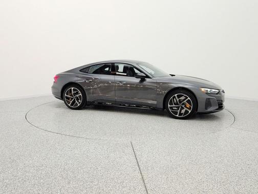Daytona Gray Pearl Effect 2024 Audi RS e-tron GT quattro