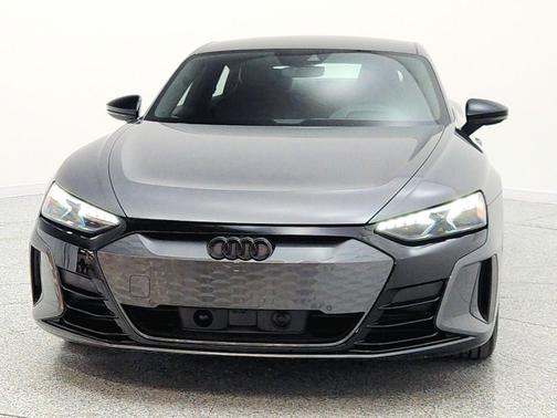Daytona Gray Pearl Effect 2024 Audi RS e-tron GT quattro
