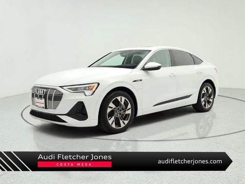 Glacier White Metallic 2022 Audi e-tron Sportback S line Premium
