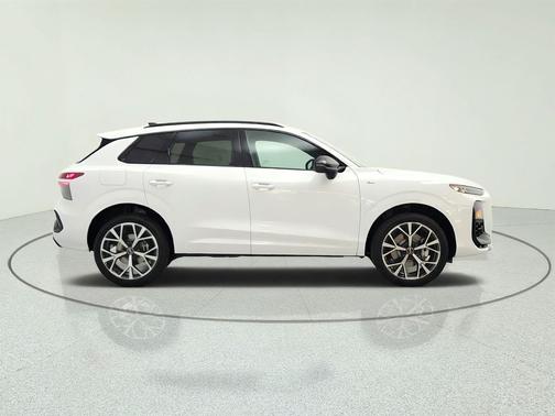 Arkona White 2026 Audi Q3 TFSI quattro S tronic