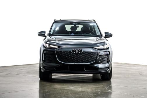 2025 Audi Q6 e-tron Premium quattro